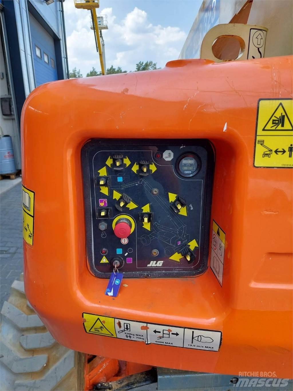 JLG M600JP Knikarmhoogwerkers