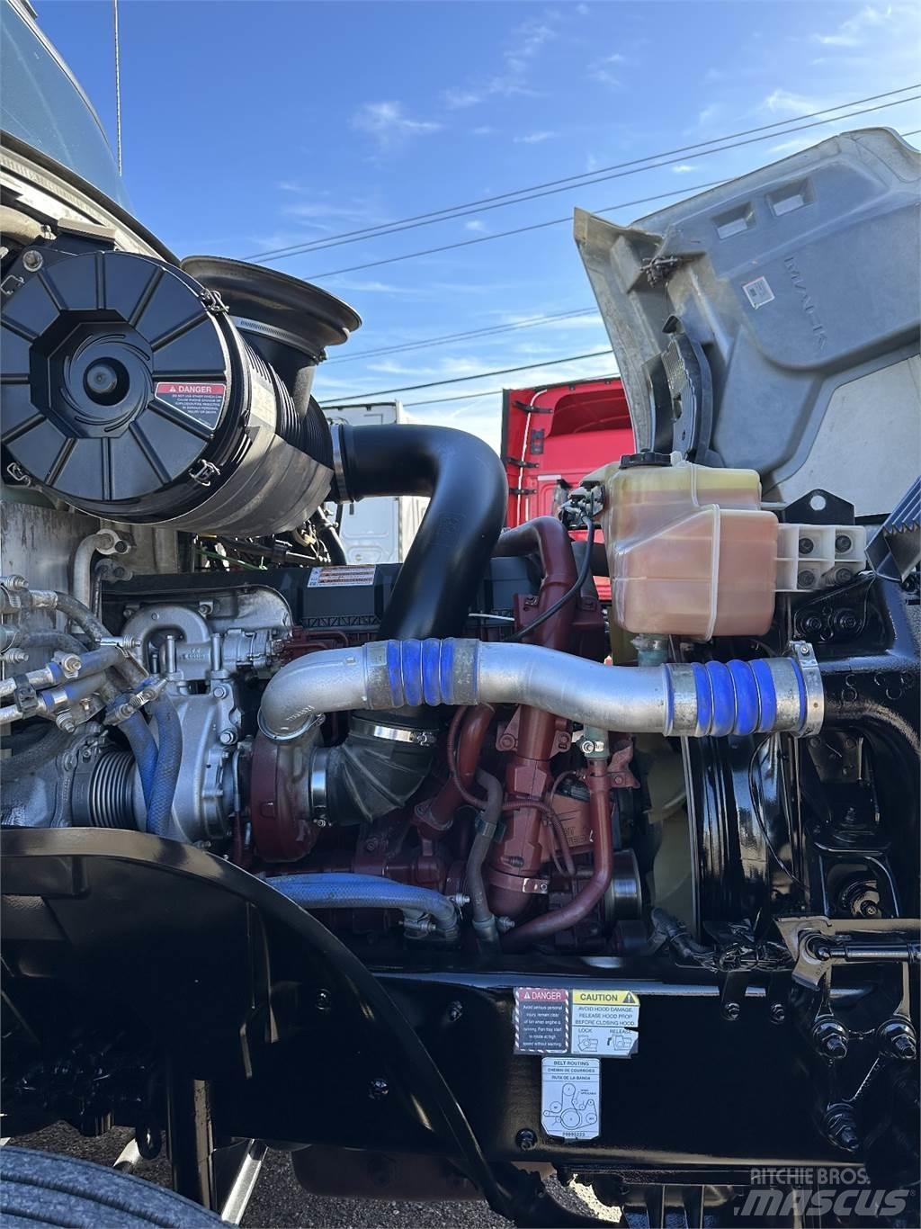 Mack ANTHEM Trekkers