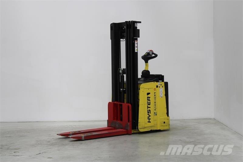 Hyster P2.0S Pallettruck met meerij platform
