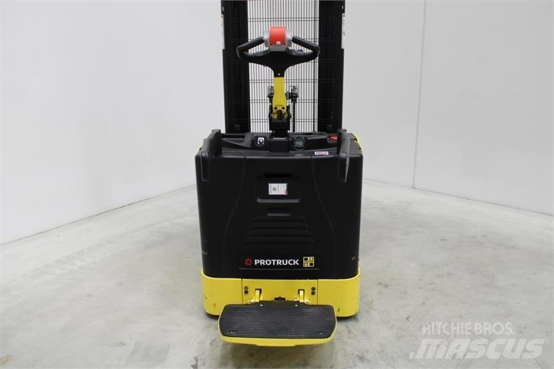 Hyster S1.5S Zelfrijdende stapelaars