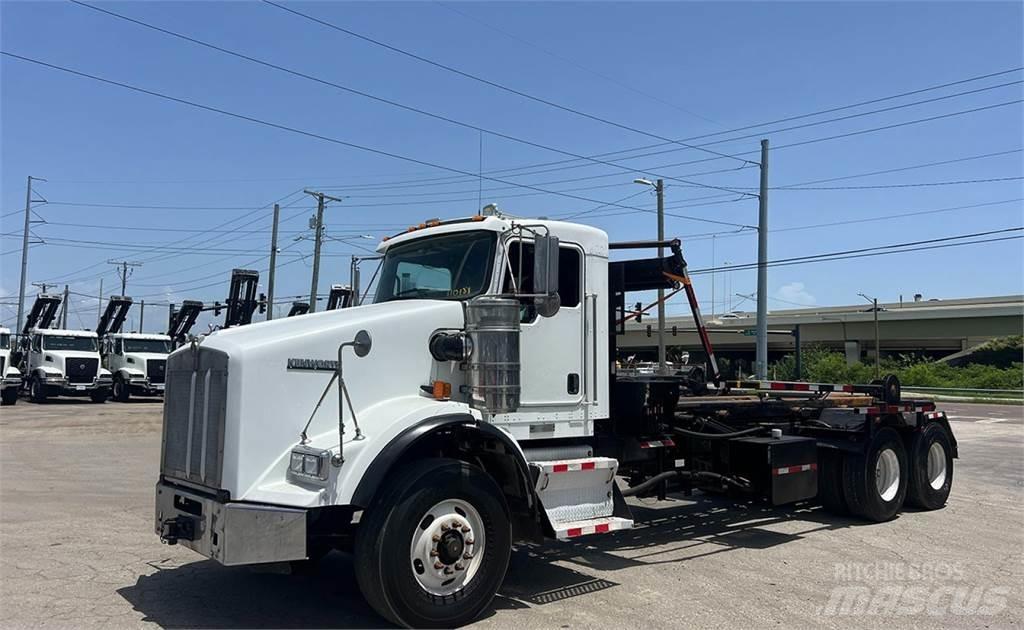 Kenworth T800 Containertrucks met kabelsysteem