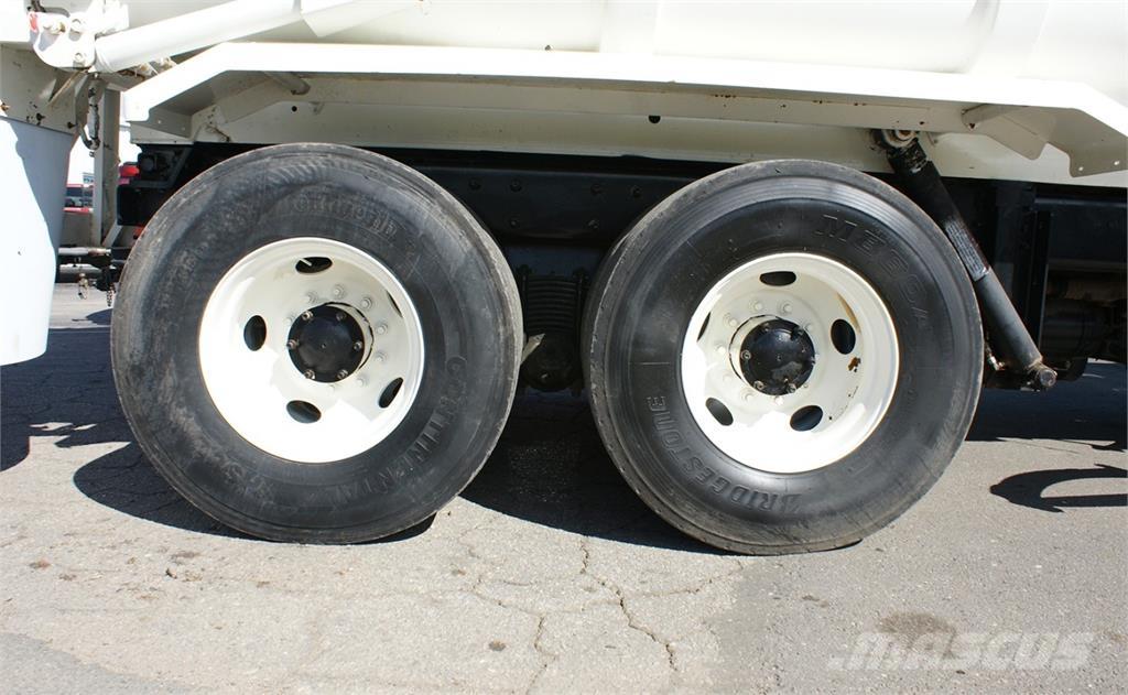 Mack LEU613 Vuilniswagens