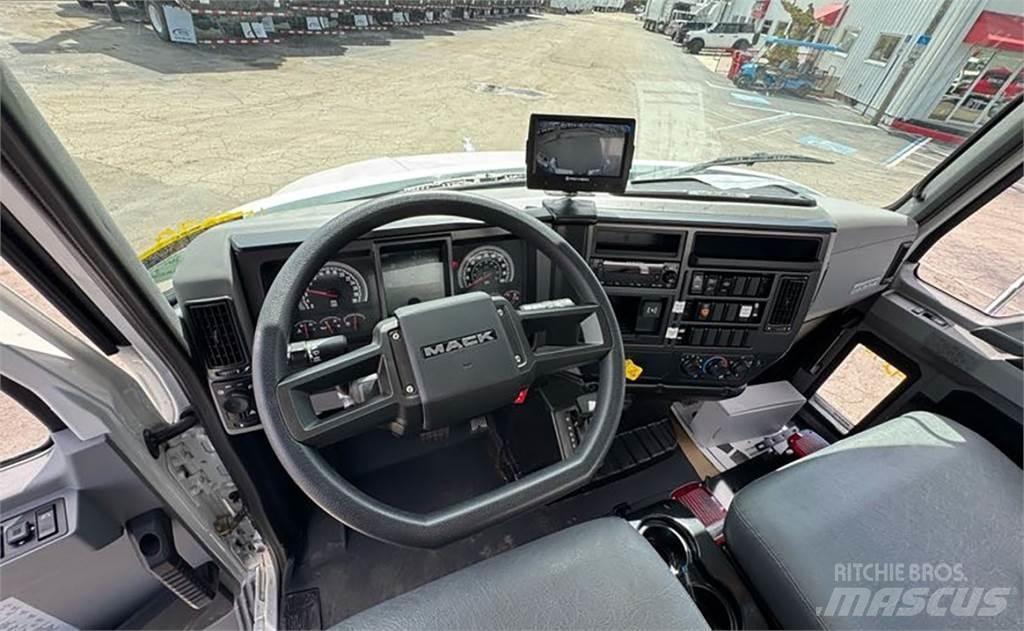 Mack MD6 Vuilniswagens
