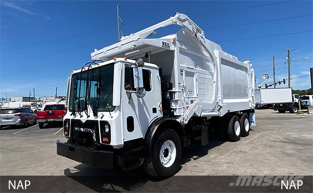 Mack MRU613 Vuilniswagens