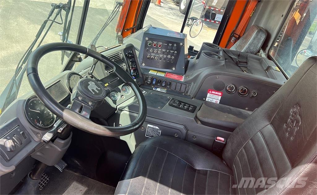 Mack MRU613 Chassis met cabine
