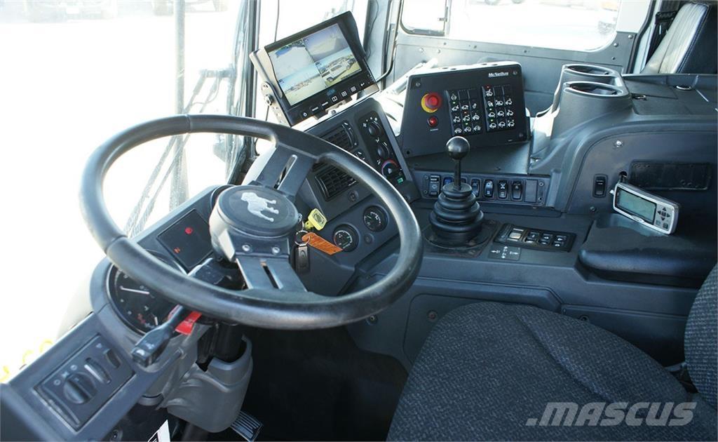 Mack MRU613 Vuilniswagens