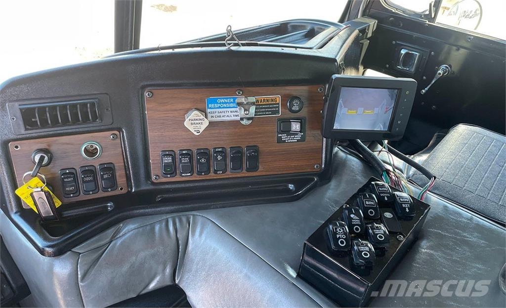 Peterbilt 320 Vuilniswagens