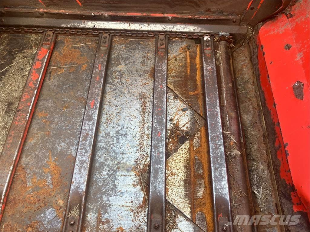 Kuhn 3570 Balenhakselaars, -snijders en -afwikkelaars