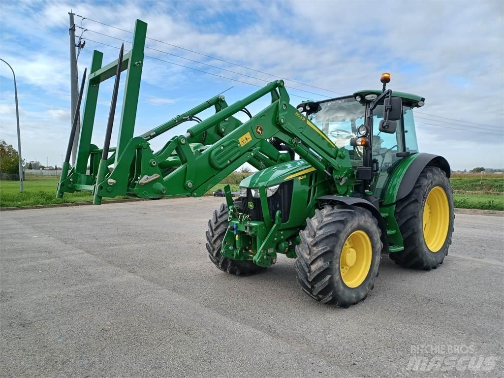 John Deere 5125R Tractoren