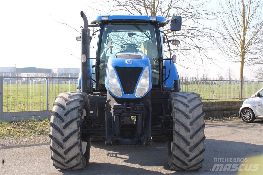 New Holland T7030 Tractoren
