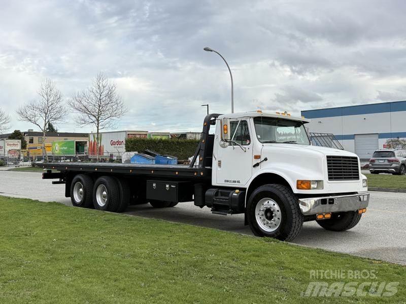 International 4900 Sleepwagens