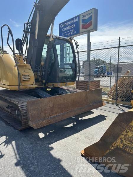 John Deere 135 D Rupsgraafmachines