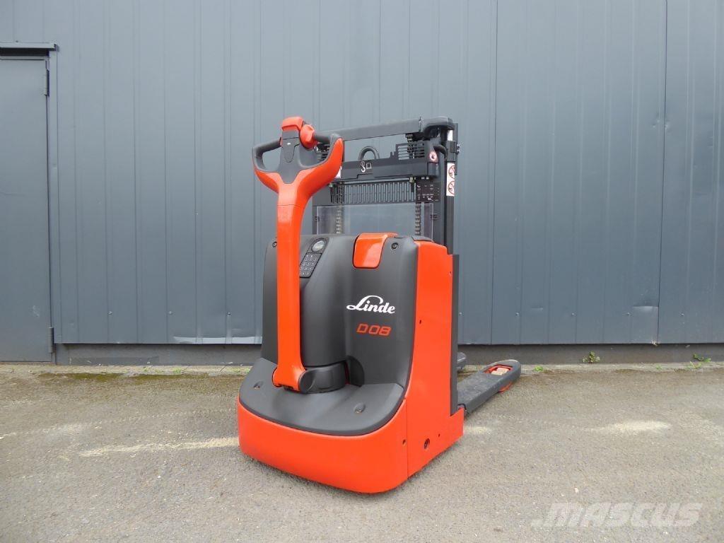 Linde D08 Meeloop stapelaar