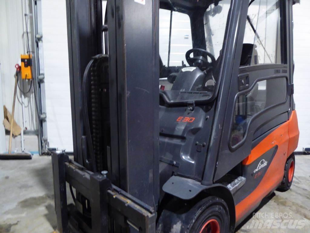 Linde E30-01 Elektrische heftrucks