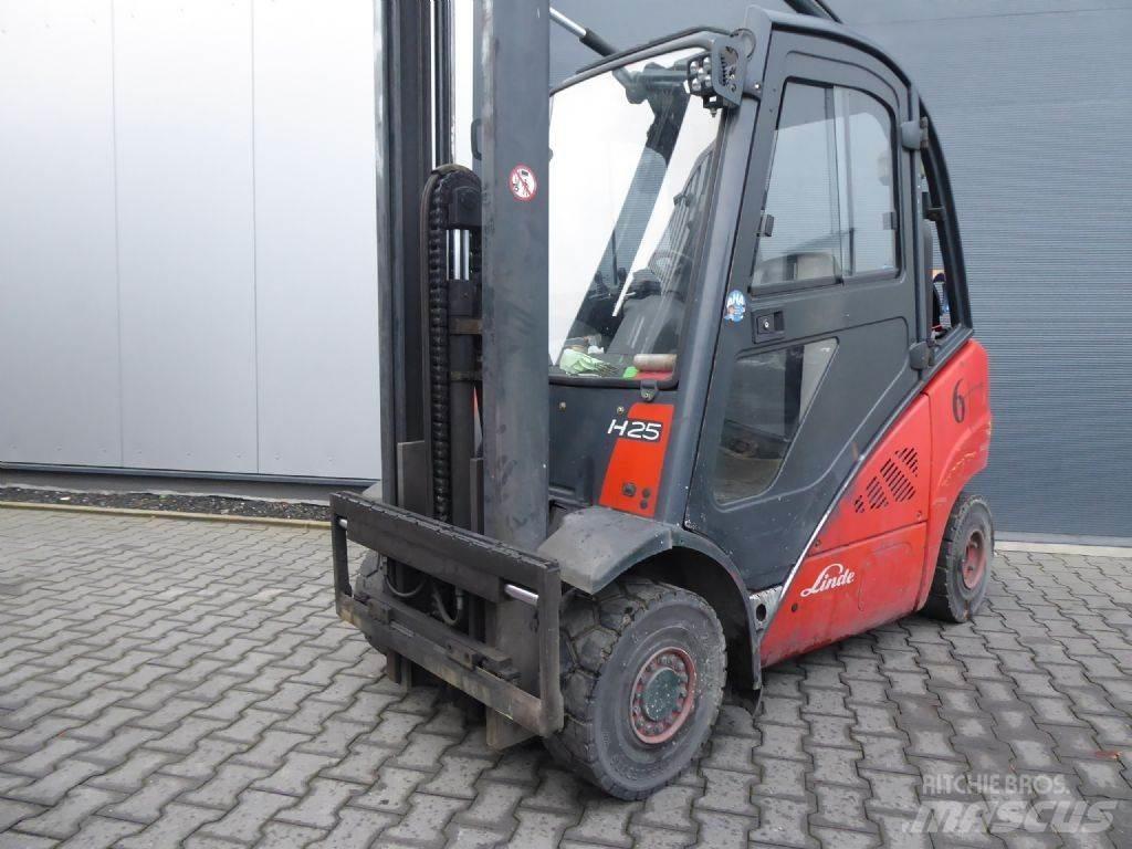 Linde H25T-01 LPG heftrucks