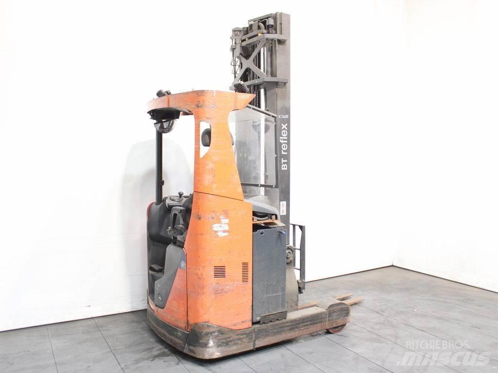 BT RRE 140 Reachtruck voor hoog niveau