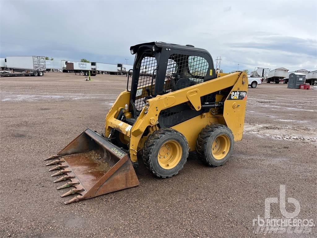CAT 226D Schrankladers