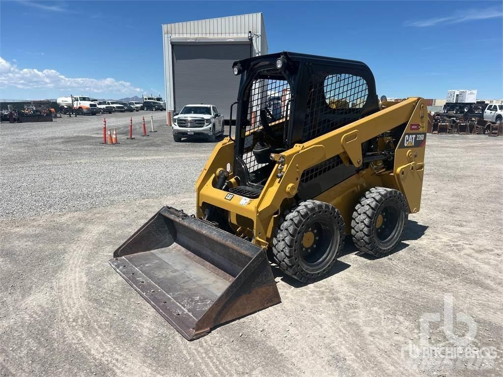 CAT 226D Schrankladers