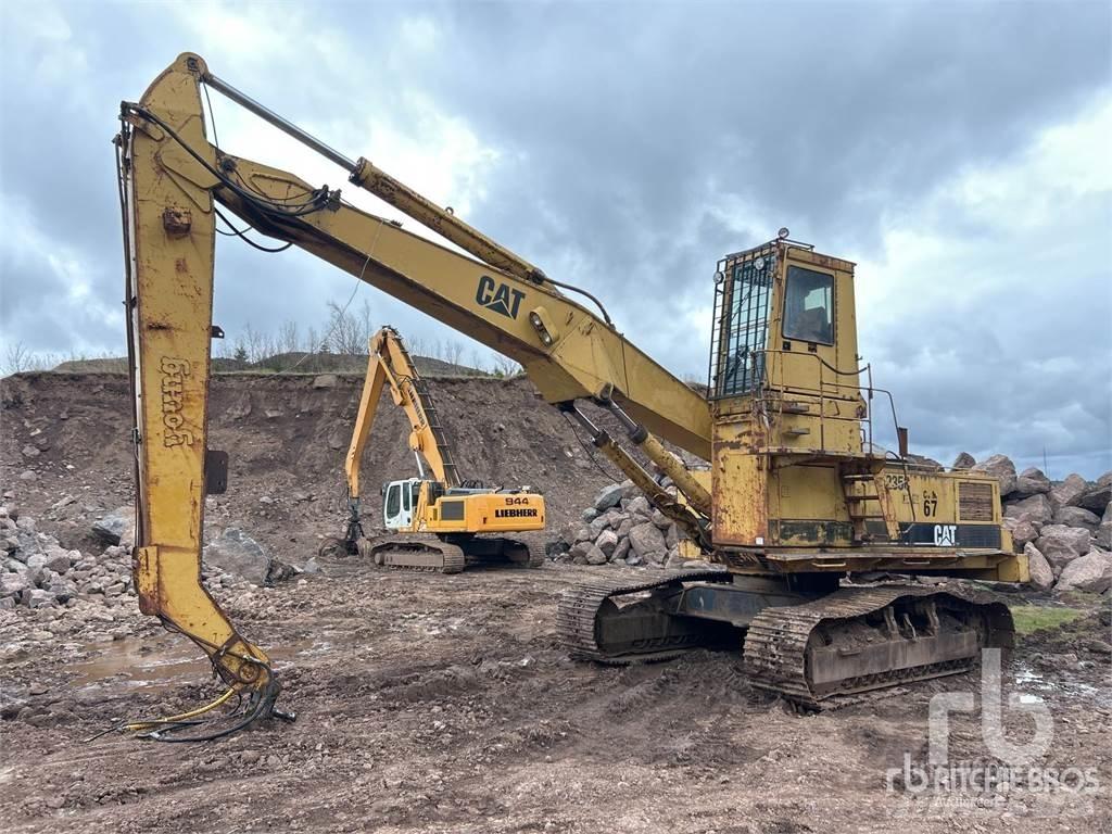 CAT 235C Waste / industry handlers