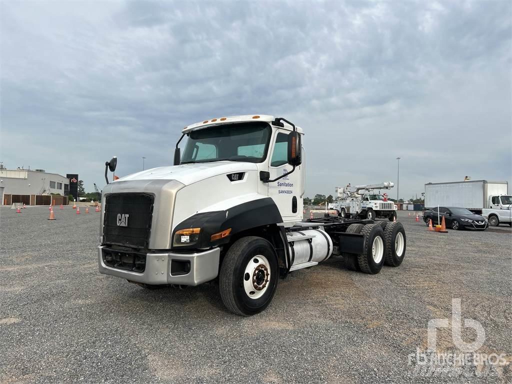 CAT CT660S Chassis met cabine