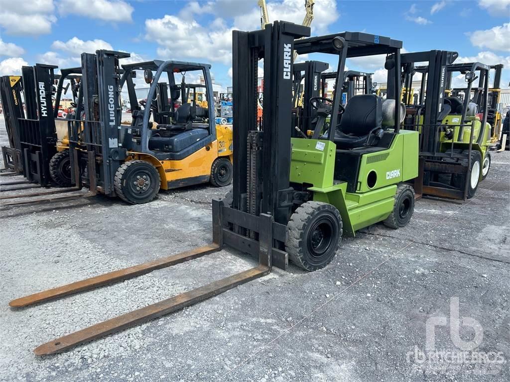 Clark CPX25 Diesel heftrucks