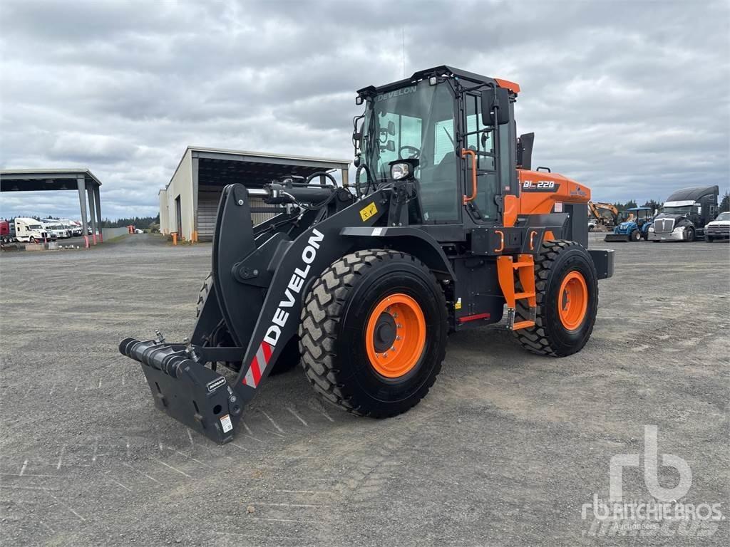 Develon DL220-7 Wielladers