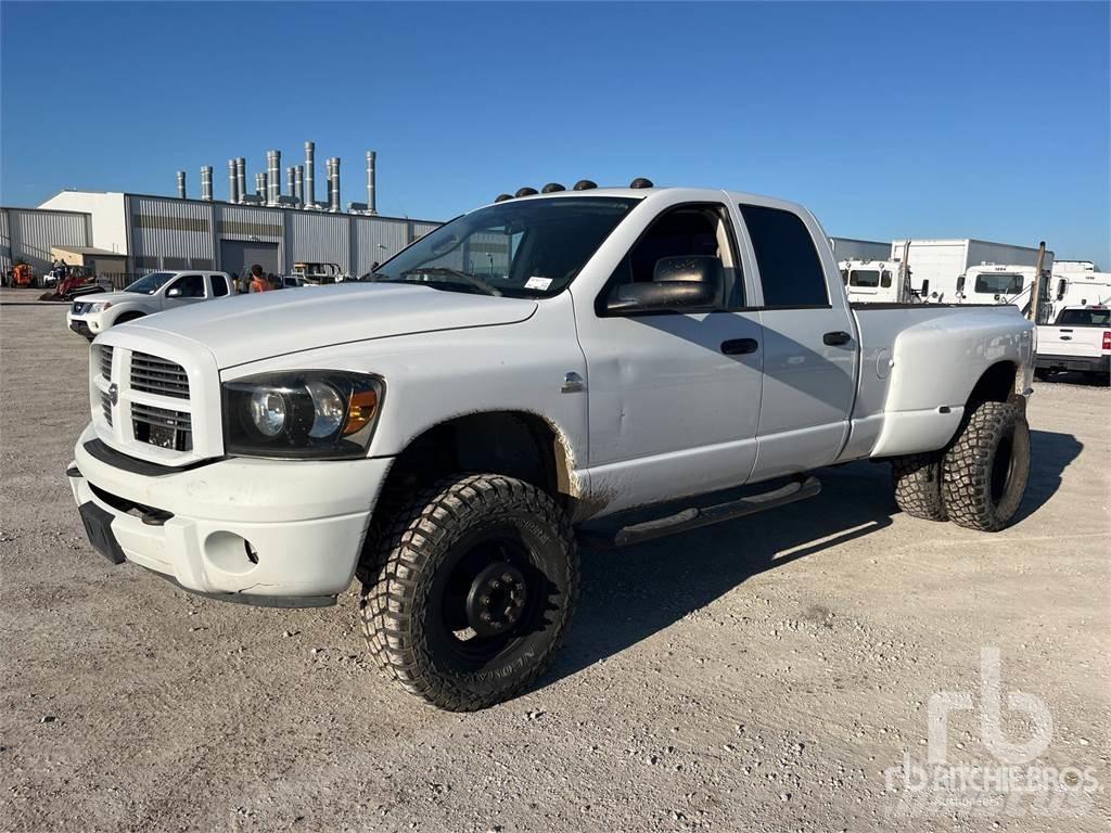 Dodge RAM 3500 Bestelwagens met open laadbak