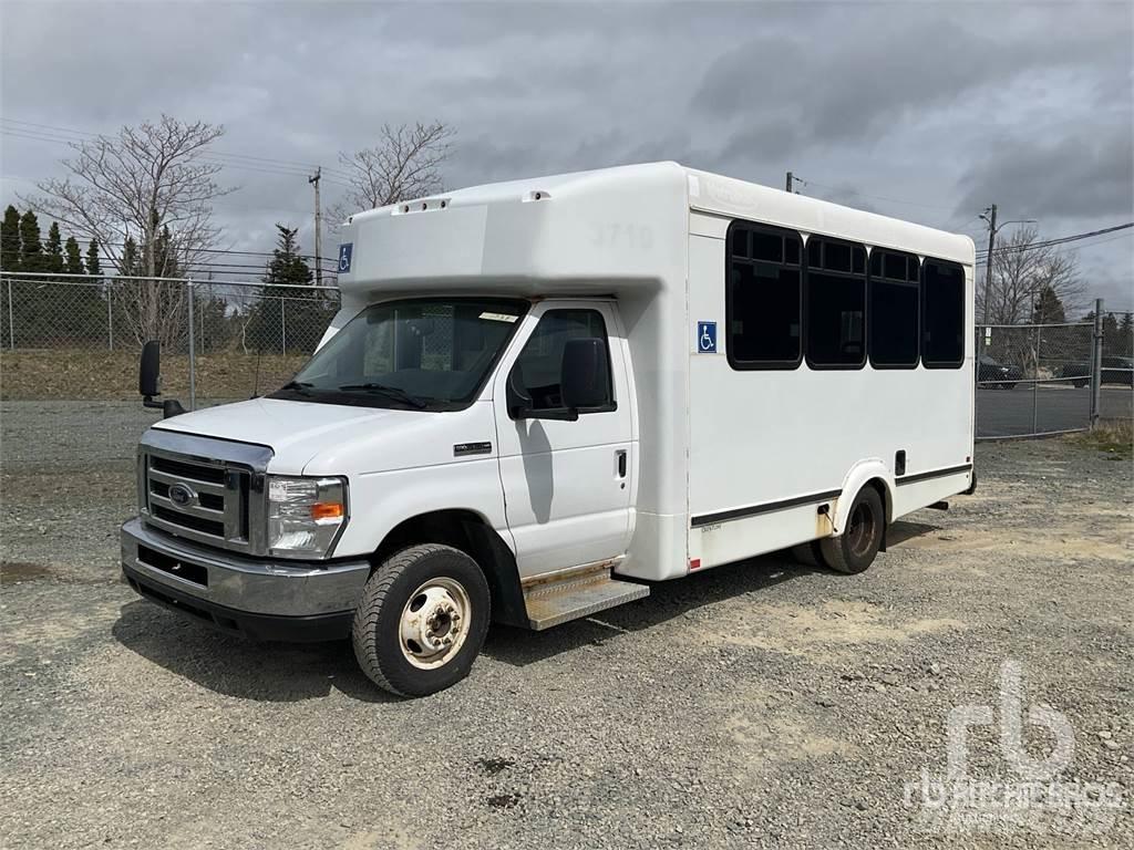 Ford E-350 Intercitybussen