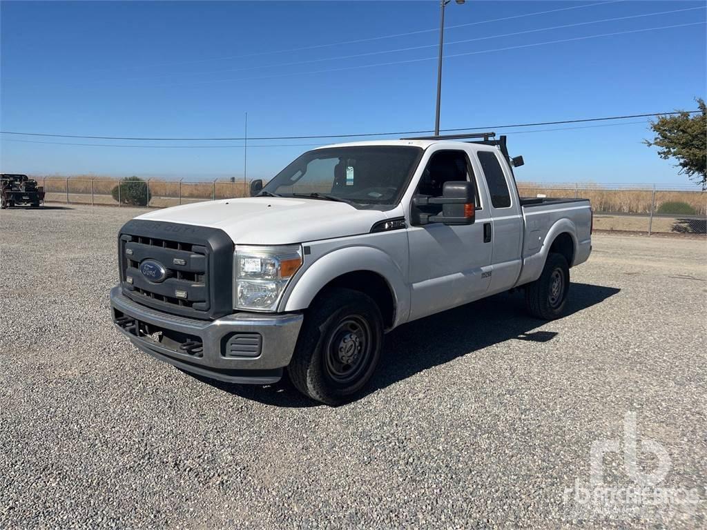 Ford F-250 Bestelwagens met open laadbak