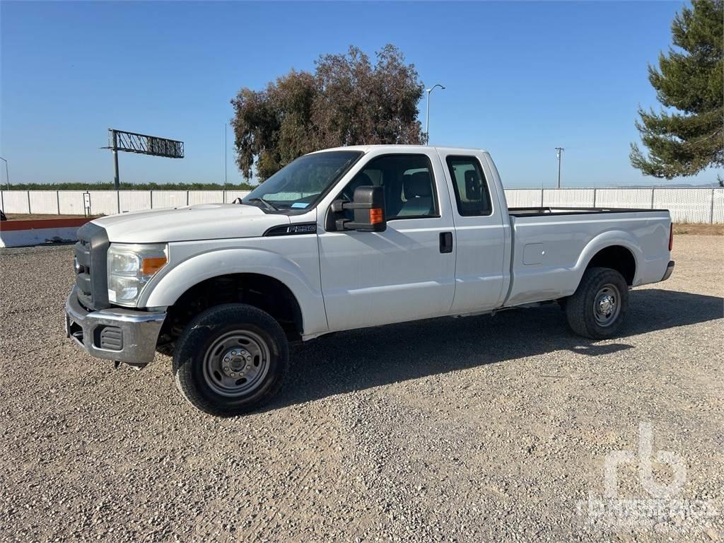 Ford F-250 Bestelwagens met open laadbak