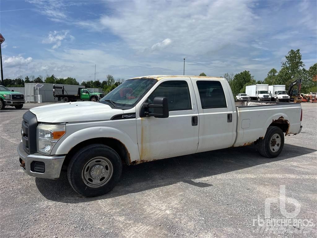 Ford F-250 Bestelwagens met open laadbak