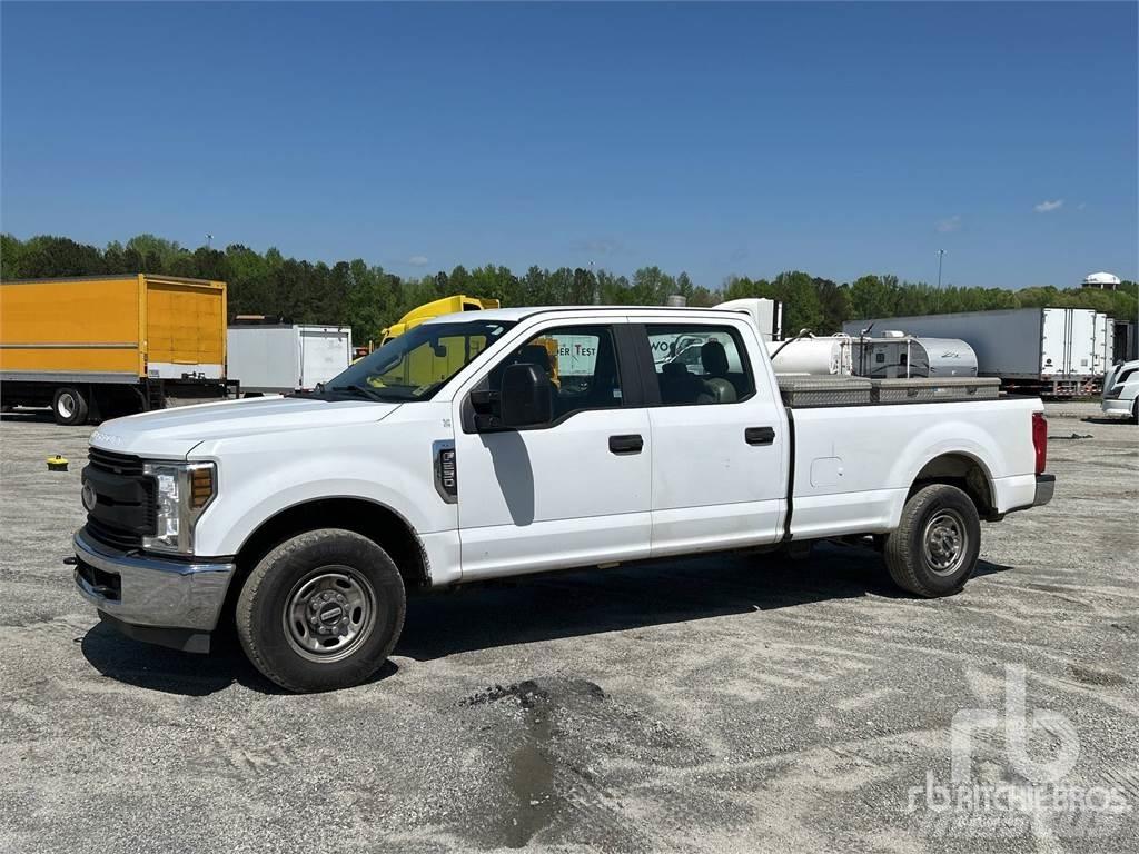 Ford F-250 Bestelwagens met open laadbak