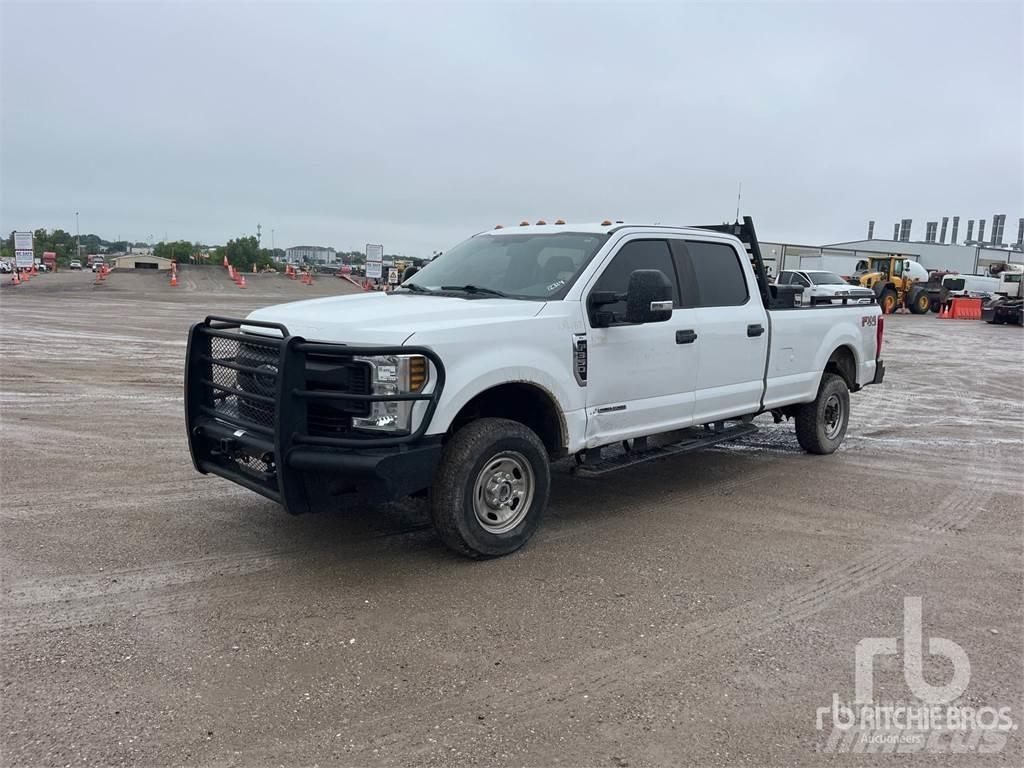 Ford F-350 Bestelwagens met open laadbak