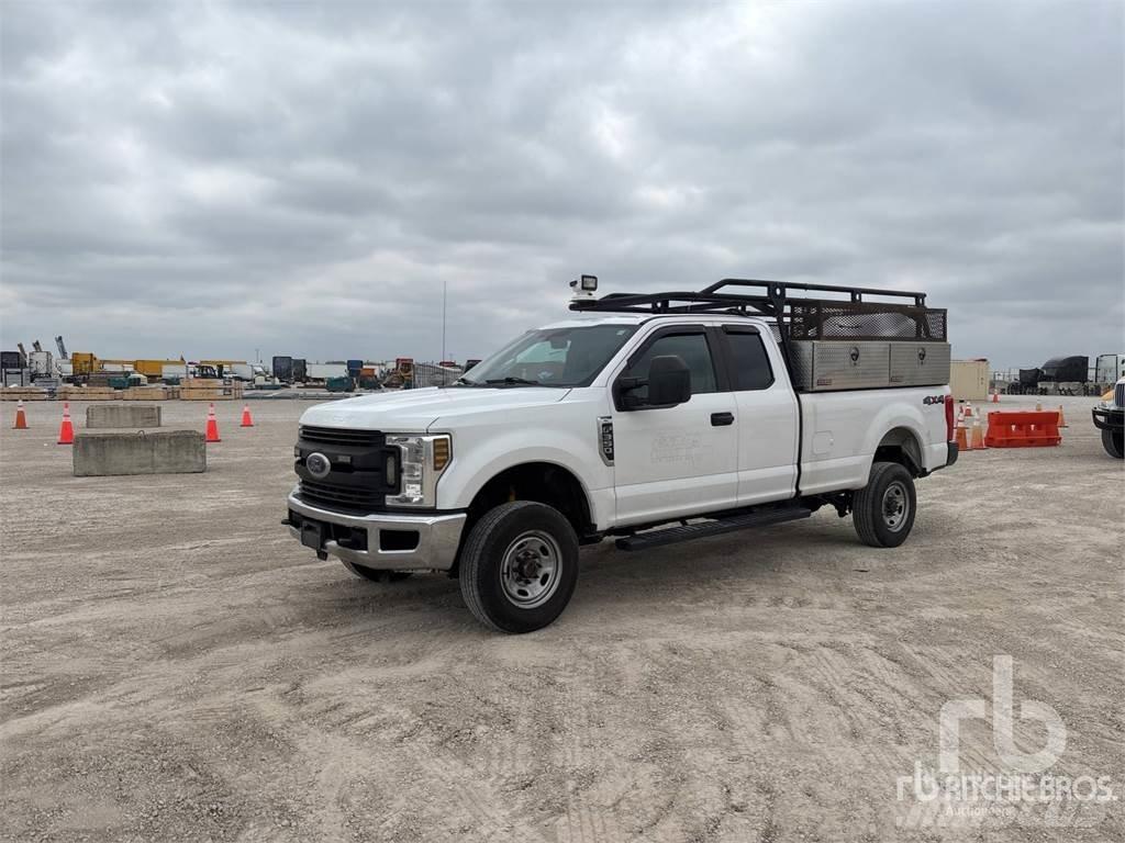 Ford F-350 Bestelwagens met open laadbak