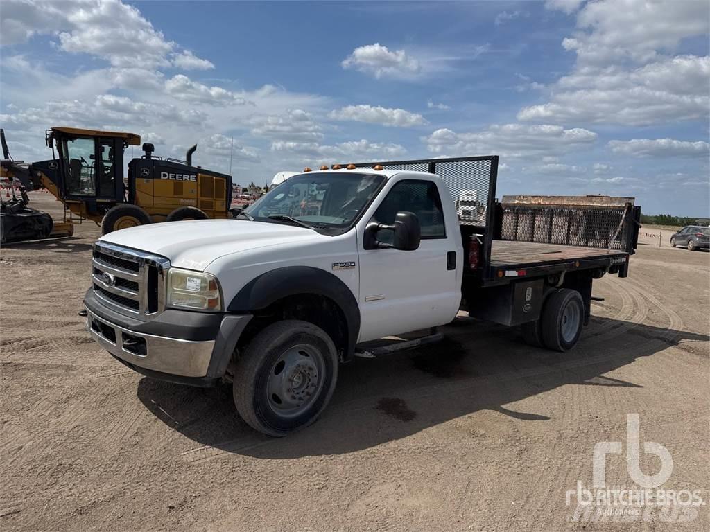 Ford F-550 Platte bakwagens