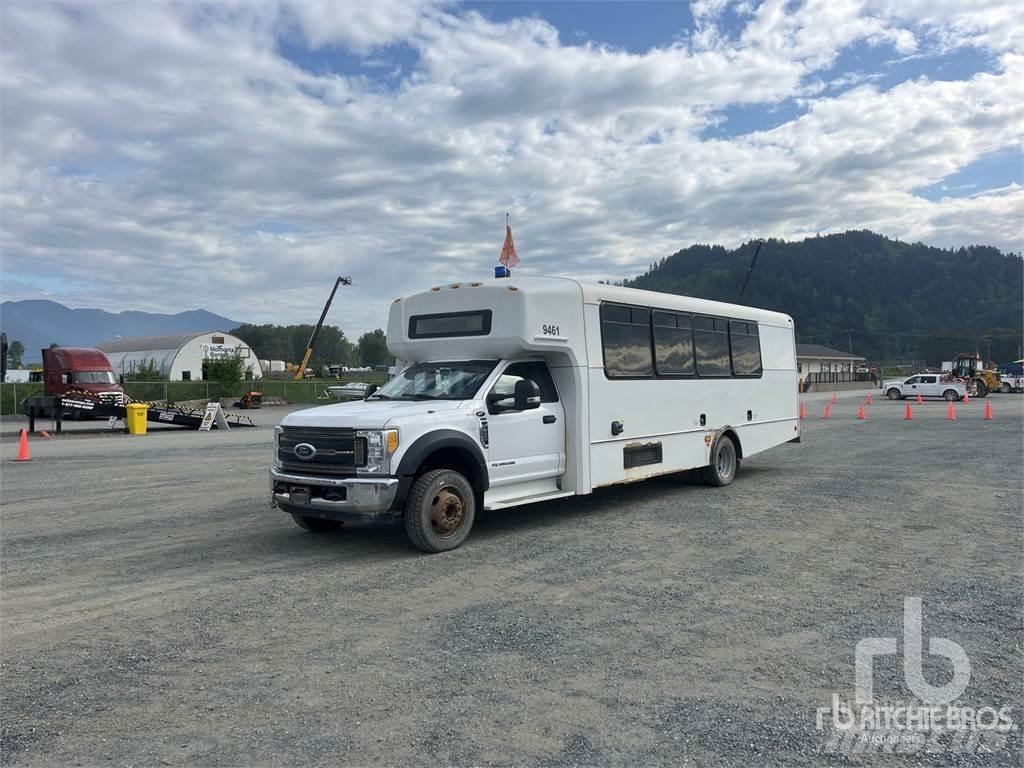Ford F-550 Intercitybussen