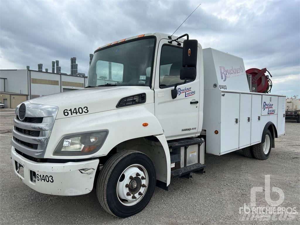 Hino 268 Tankwagen