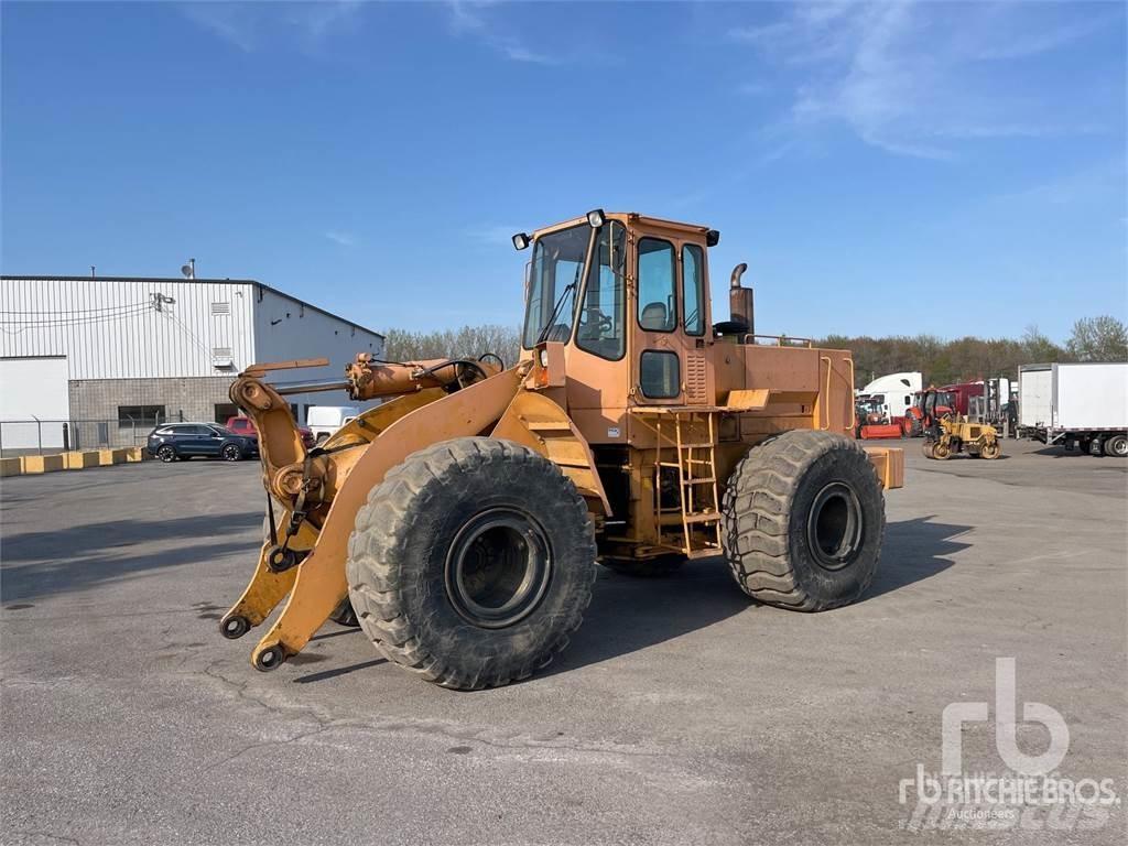 John Deere 744E Wielladers
