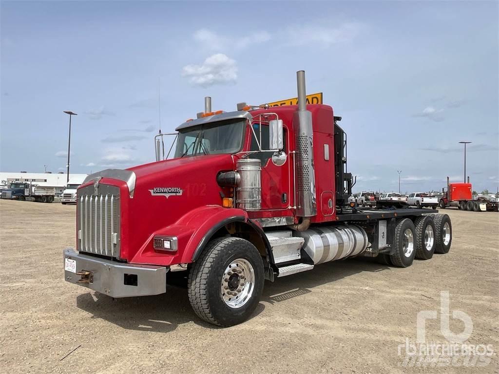 Kenworth T800B Vrachtwagen met vlakke laadvloer en lier