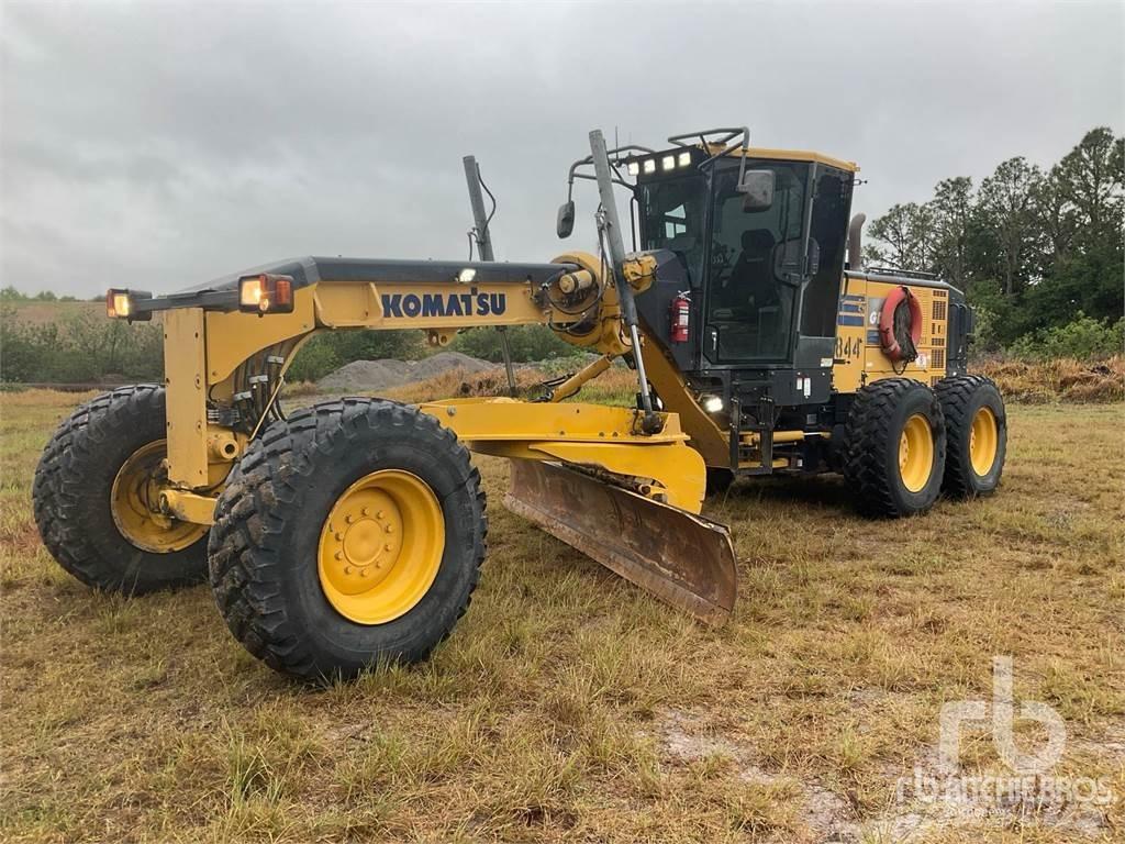 Komatsu GD655-6 Graders