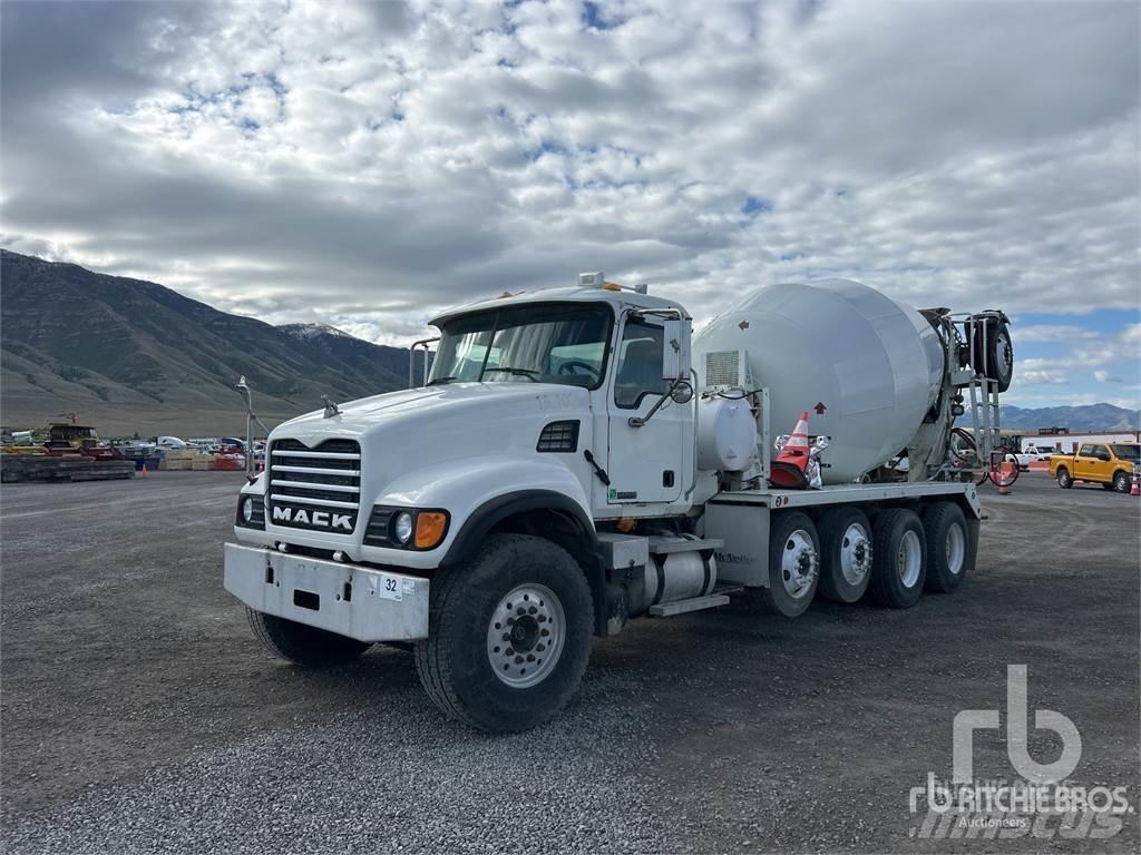 Mack CV513 Betonmixers en pompen