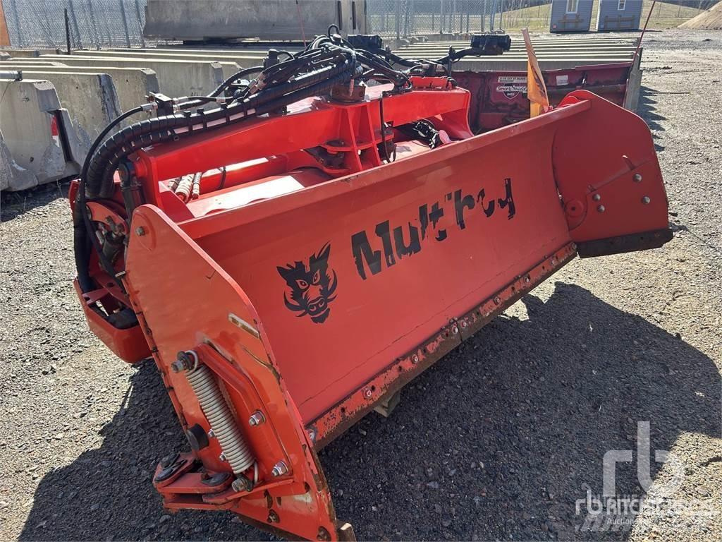 Multihog MPV200 Overige wegenonderhoudsmachines