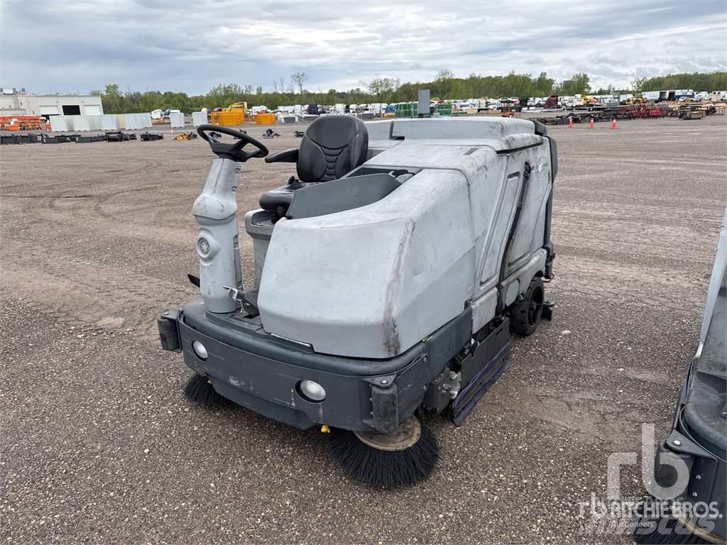 Nilfisk SC8000 Veegmachines