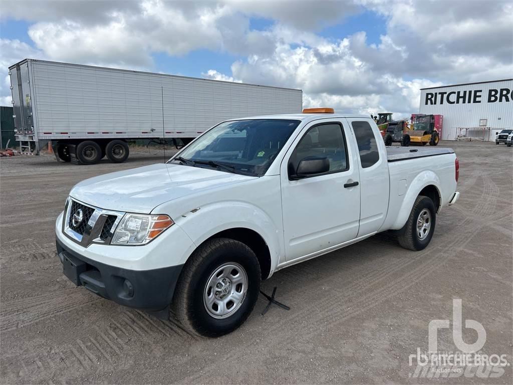 Nissan FRONTIER Bestelwagens met open laadbak