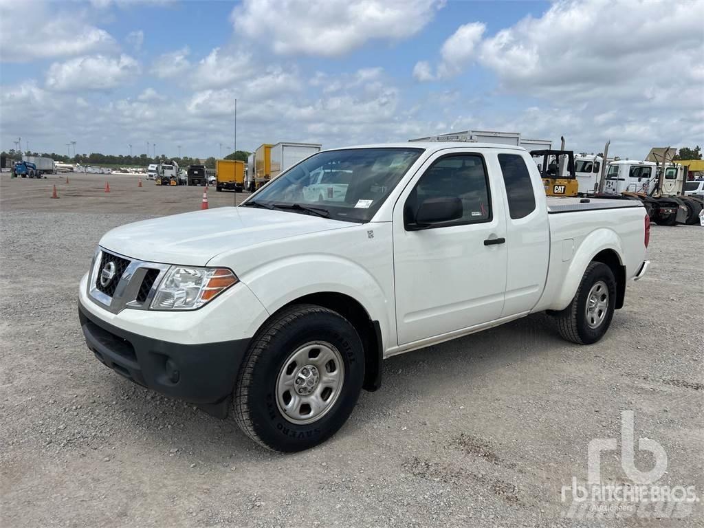 Nissan FRONTIER Bestelwagens met open laadbak