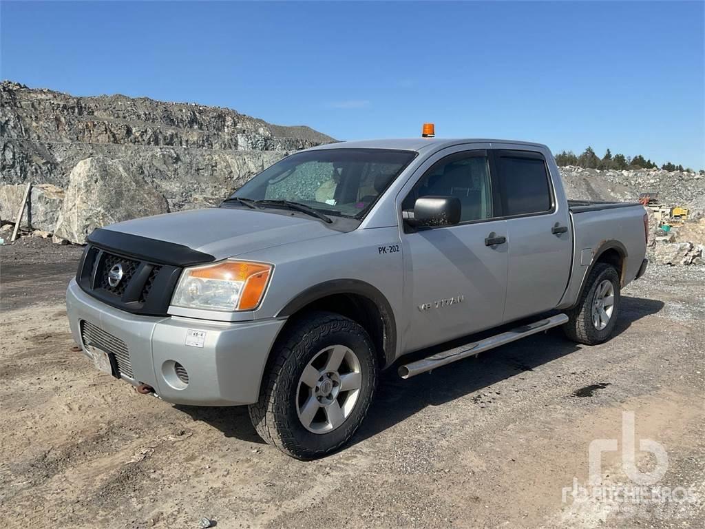 Nissan TITAN Bestelwagens met open laadbak