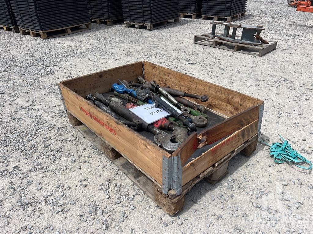  Qty of Toplinks Overige accessoires voor tractoren
