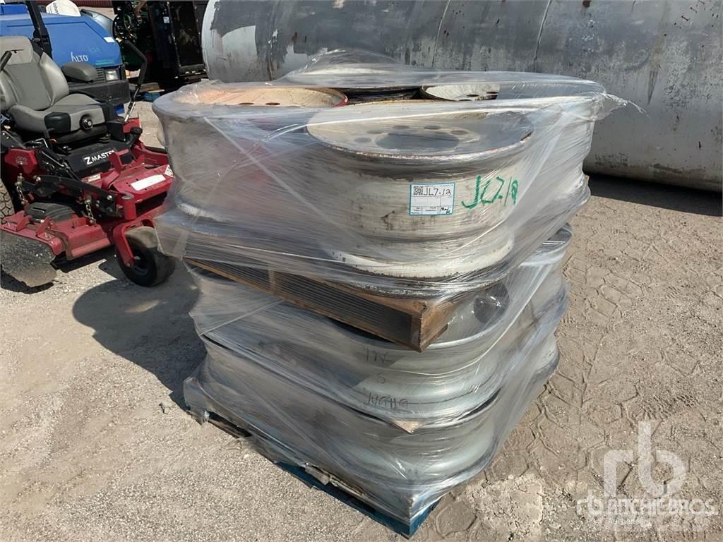  Quantity of (12) Banden, wielen en velgen