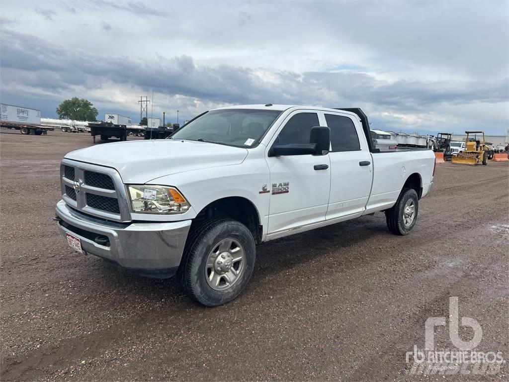 RAM 2500 Bestelwagens met open laadbak
