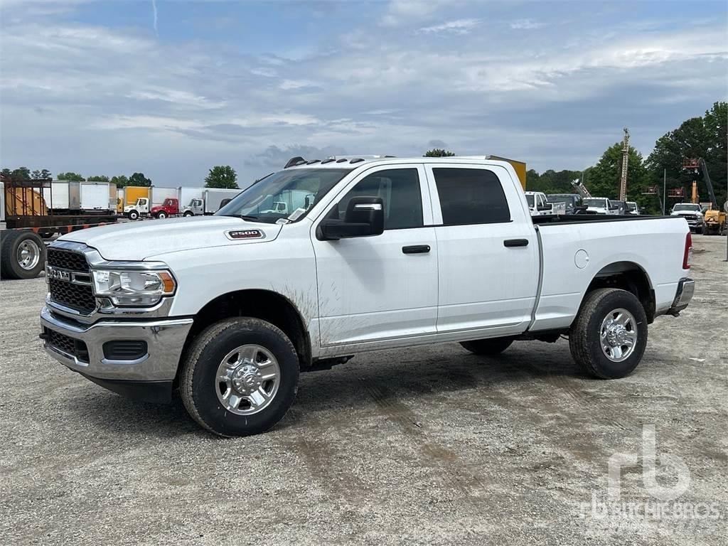 RAM 2500 Bestelwagens met open laadbak